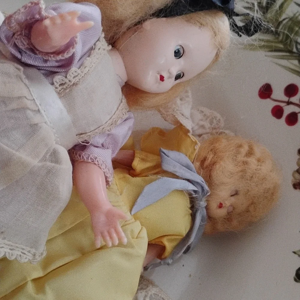 Vintage STORY BOOK Blinky Eyes Doll
